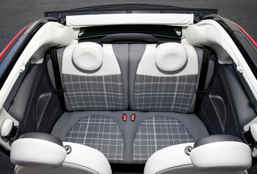 Интерьер Fiat 500C 2016 года  (AU) (фото 7 из 11)